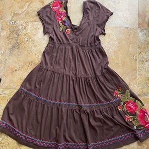 Johnny Was Los Angeles brown tiered embroidered short sleeve v neck dres…